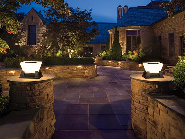 RIRZ NOVA | Modern Solar Post Light