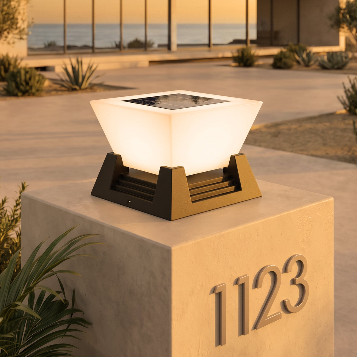 RIRZ NOVA | Modern Solar Post Light