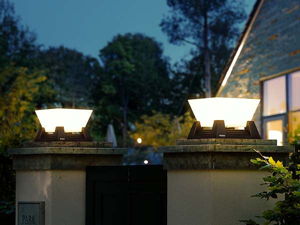 RIRZ NOVA | Modern Solar Post Light