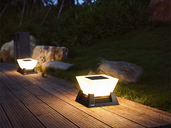 RIRZ NOVA | Modern Solar Post Light