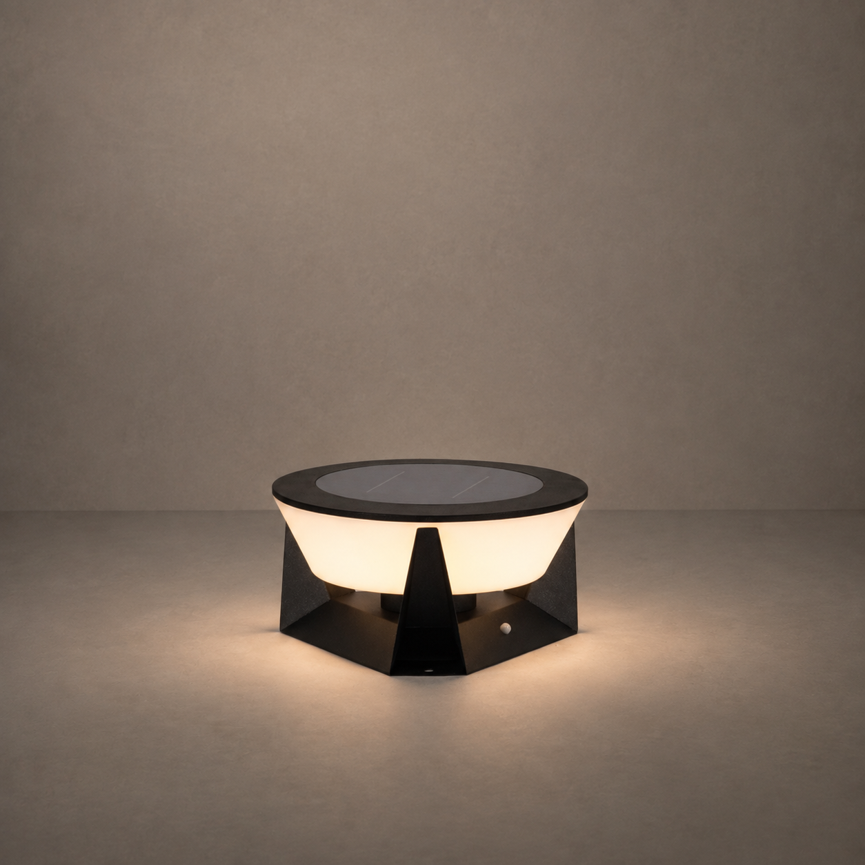 RIRZ ECLIPSE | Modern Solar Outdoor Post Light