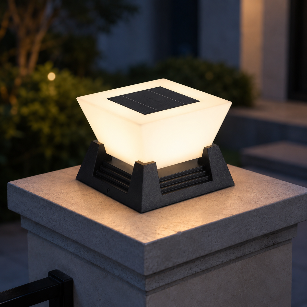 RIRZ NOVA | Modern Solar Post Light